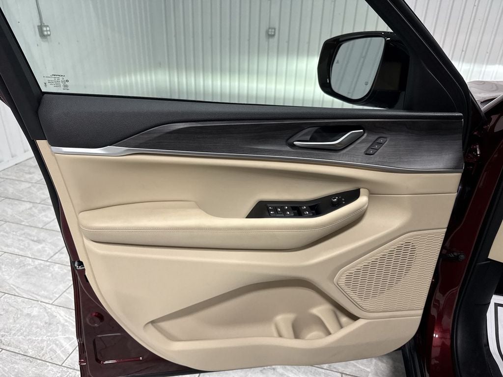 2025 Jeep Grand Cherokee L Limited 4x2