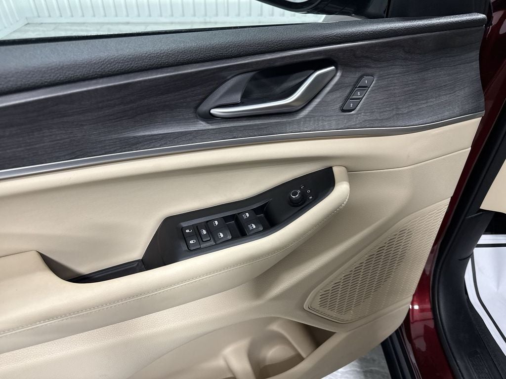 2025 Jeep Grand Cherokee L Limited 4x2