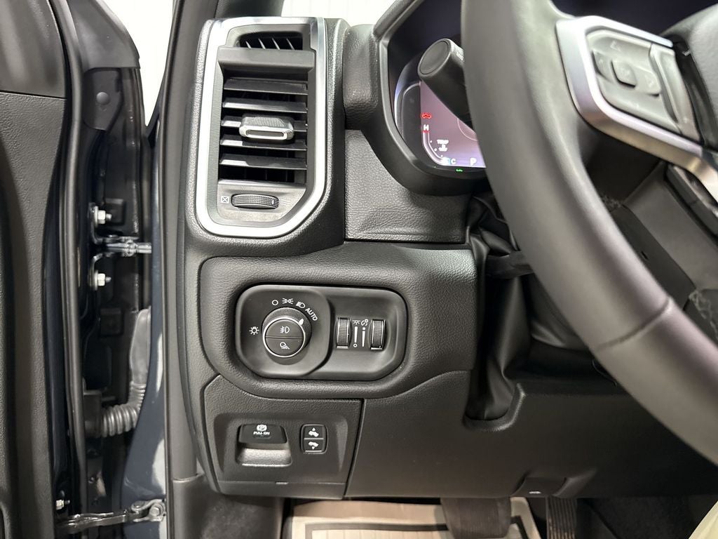 2025 RAM 1500 Lone Star Crew Cab 4x4 5'7' Box