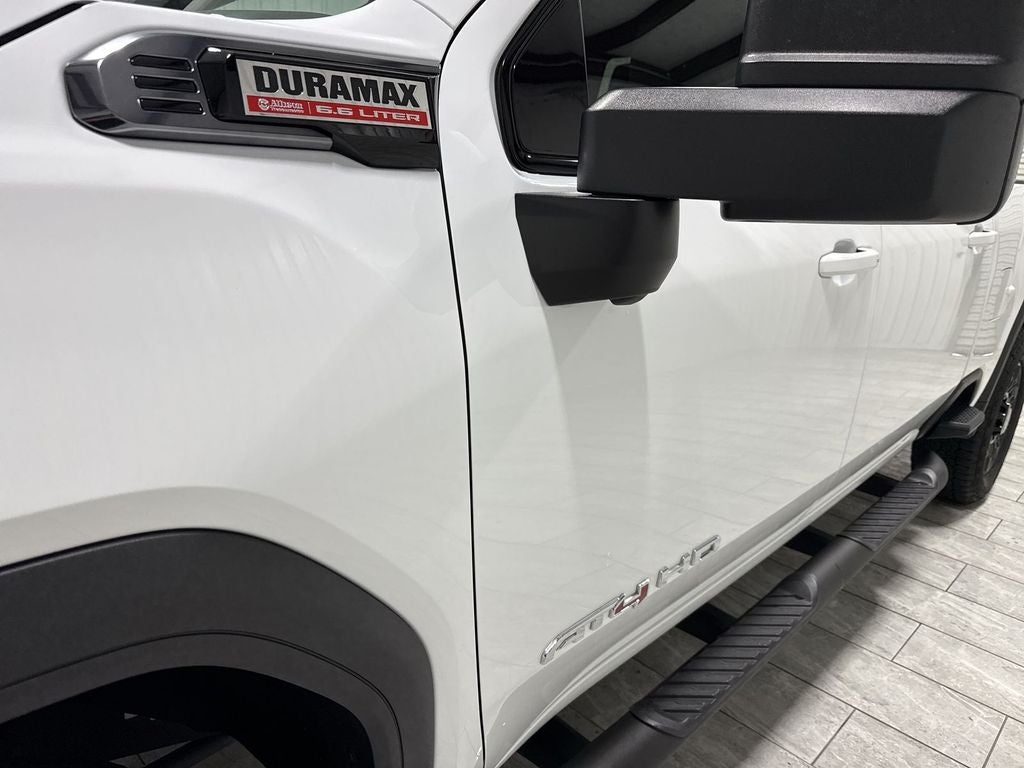 2025 GMC Sierra 2500HD 4WD Crew Cab Standard Bed AT4