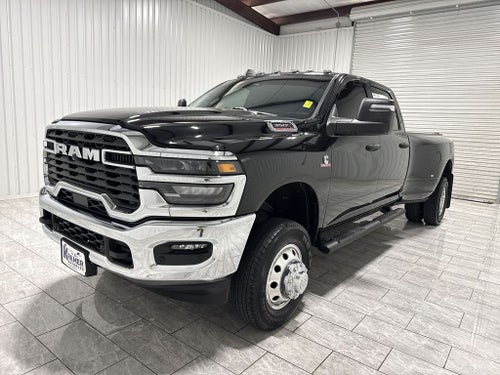 2025 RAM 3500 Tradesman Crew Cab 4x4 8' Box