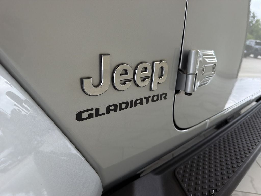 2022 Jeep Gladiator Overland