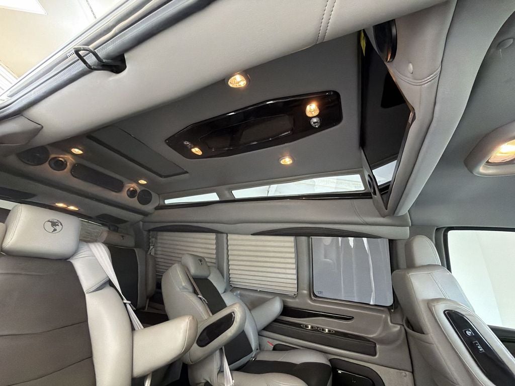 2021 Chevrolet Express Passenger 2500 1LS