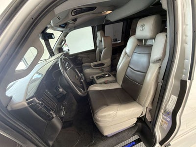 2021 Chevrolet Express Passenger 2500 1LS