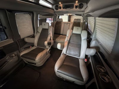 2021 Chevrolet Express Passenger 2500 1LS