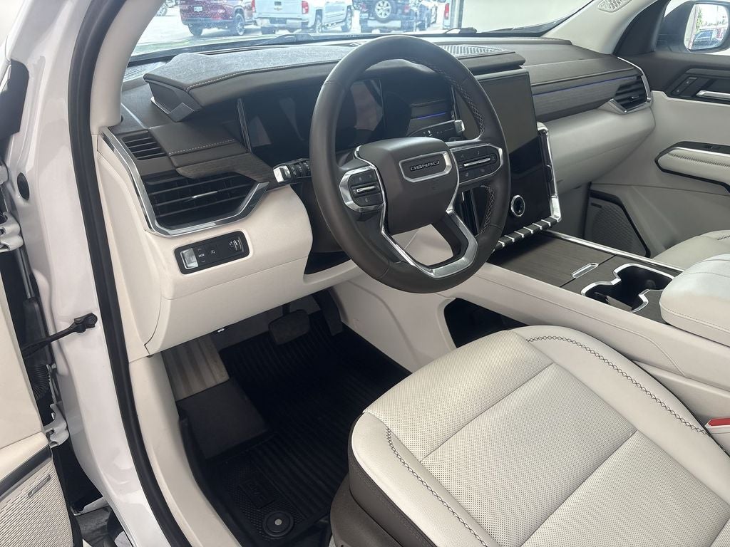 2025 GMC Acadia Denali
