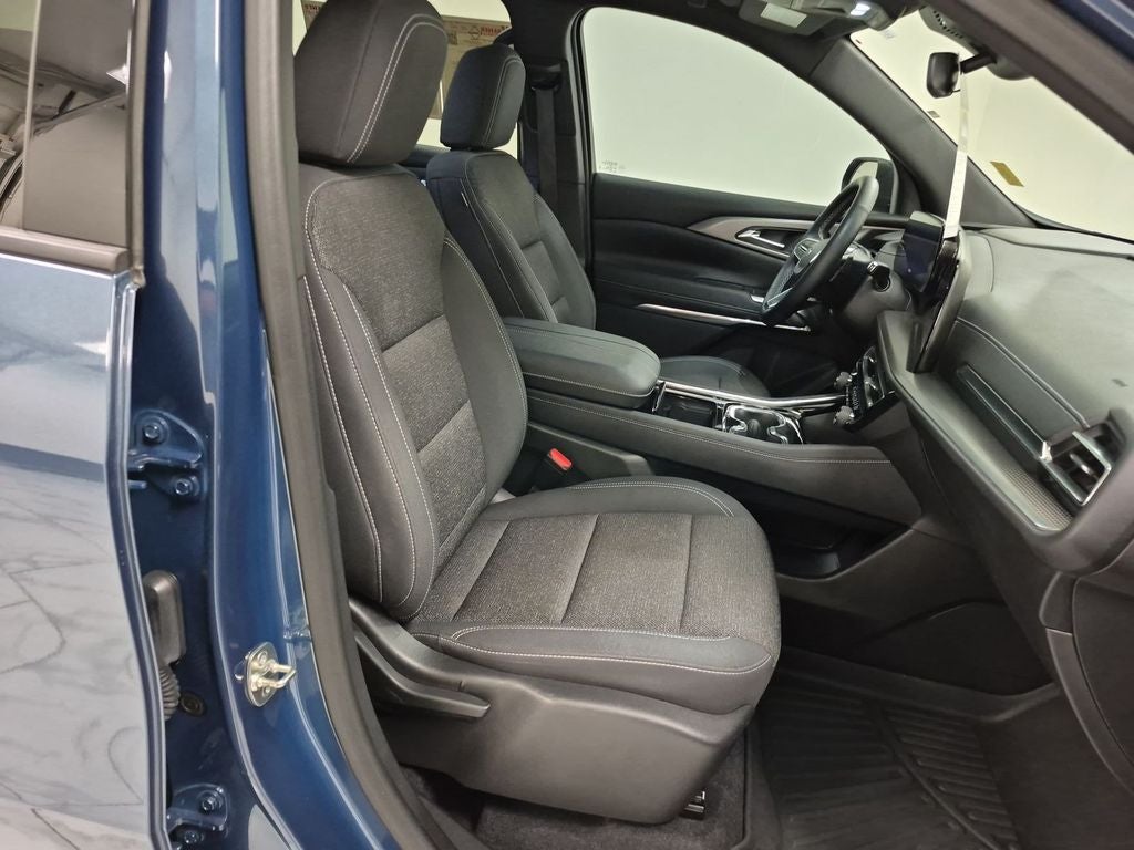 2024 Chevrolet Traverse LS