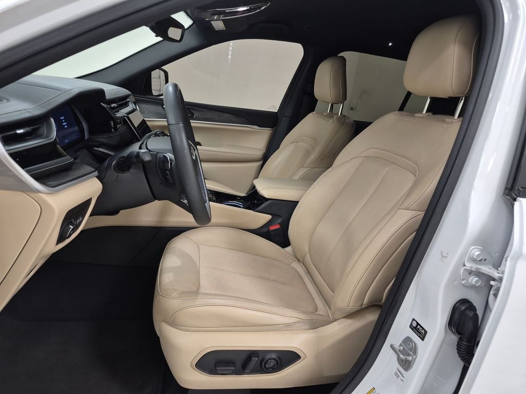 2023 Jeep Grand Cherokee Limited 4x2