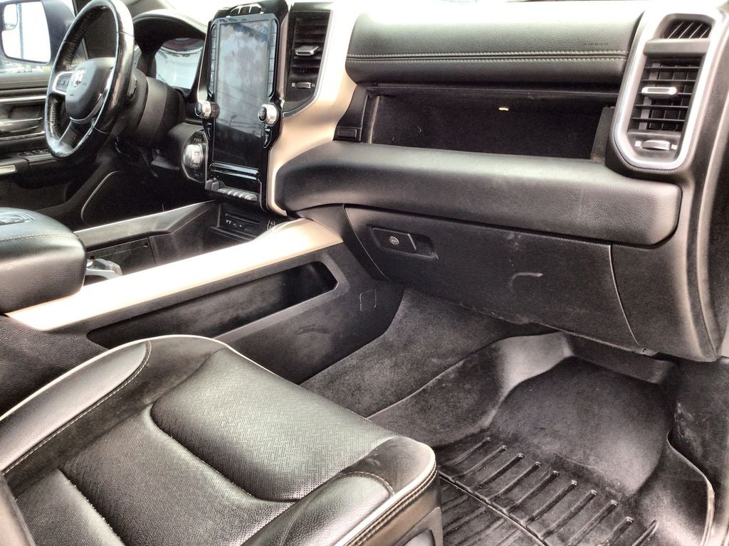 2019 RAM 1500 Laramie Crew Cab 4x4 5'7" Box