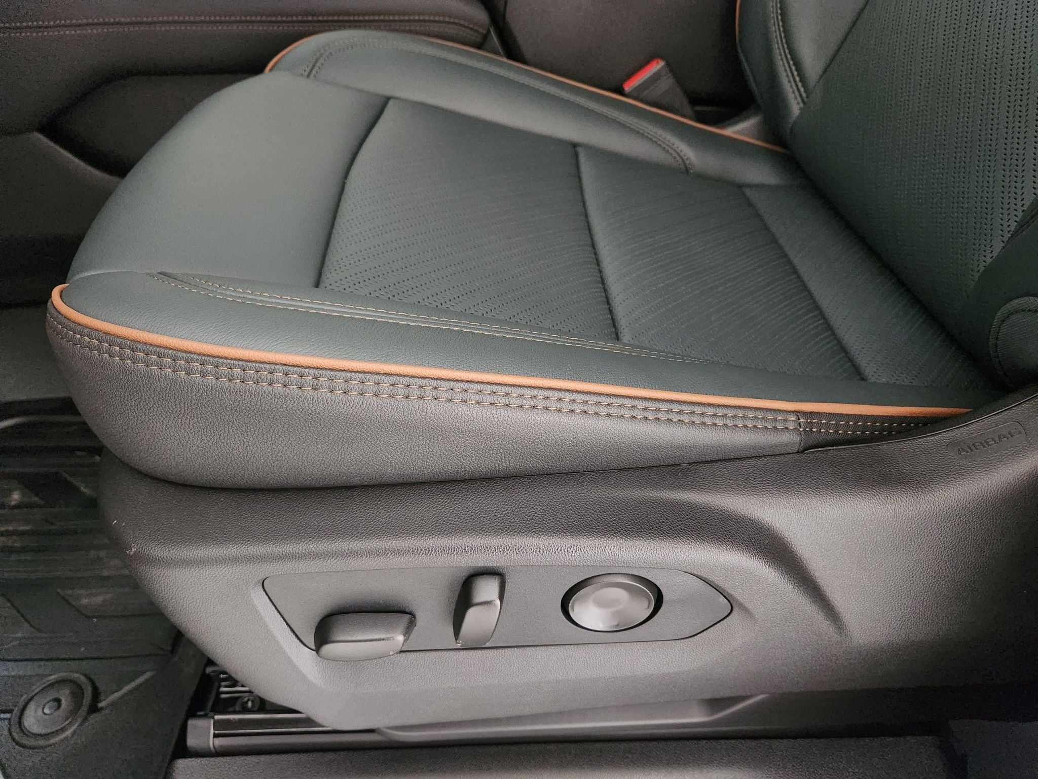 2027 GMC Yukon AT4