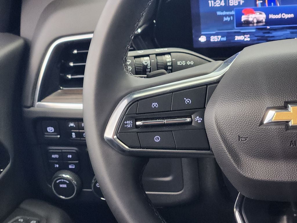 2025 Chevrolet Suburban LT