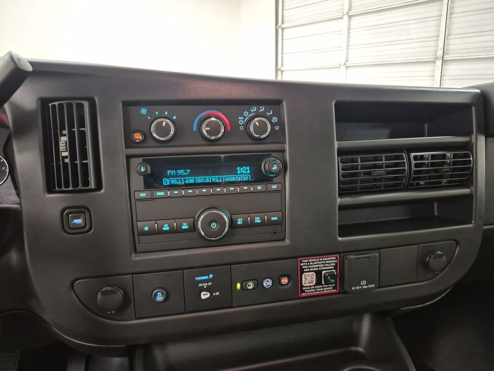 2025 GMC Savana Cargo 2500 Work Van