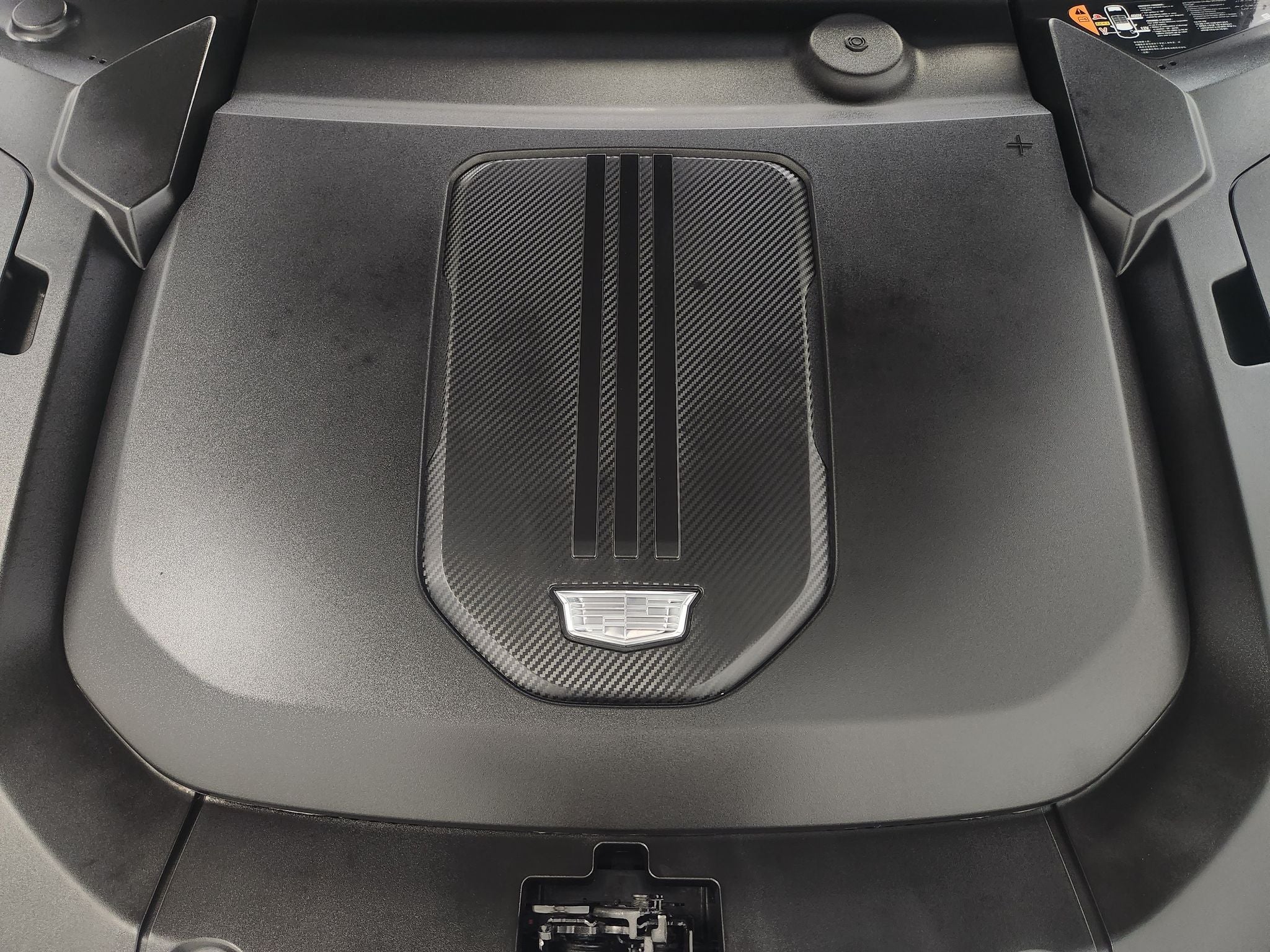 2024 Cadillac LYRIQ Luxury 1