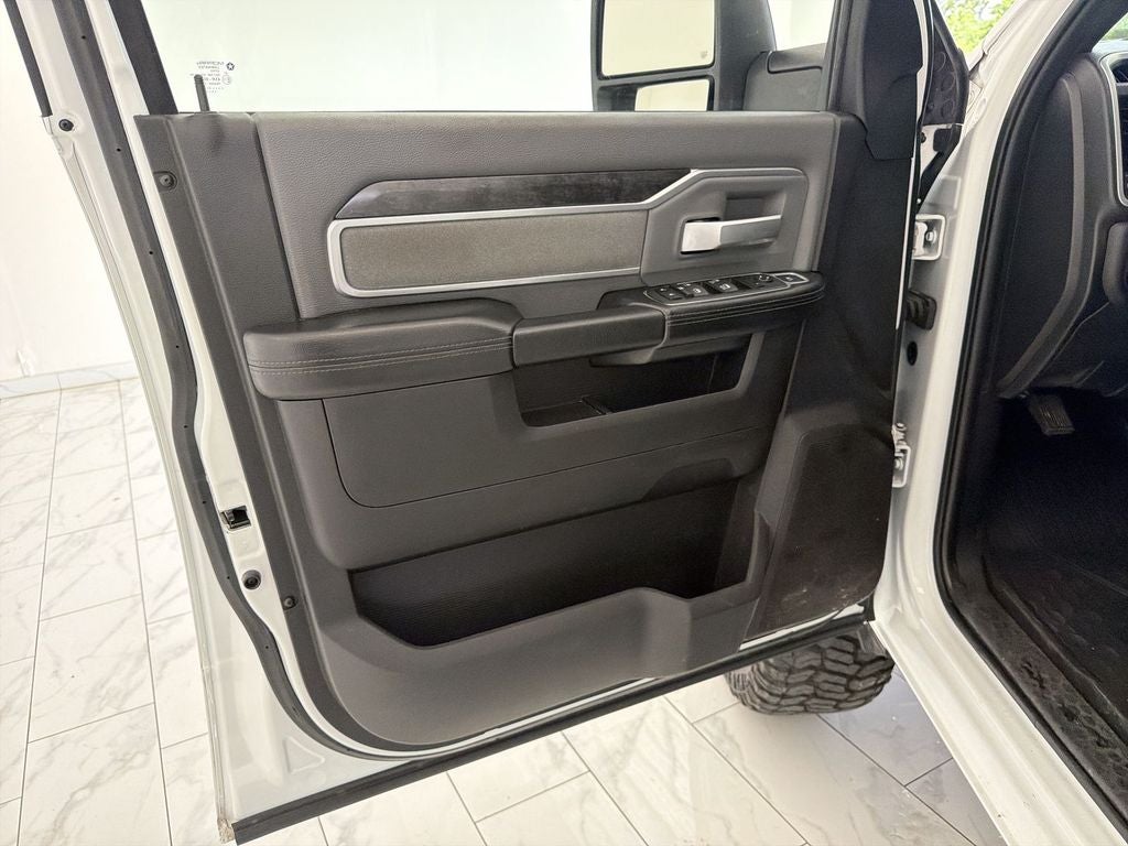 2023 RAM 3500 Big Horn Crew Cab 4x4 8' Box