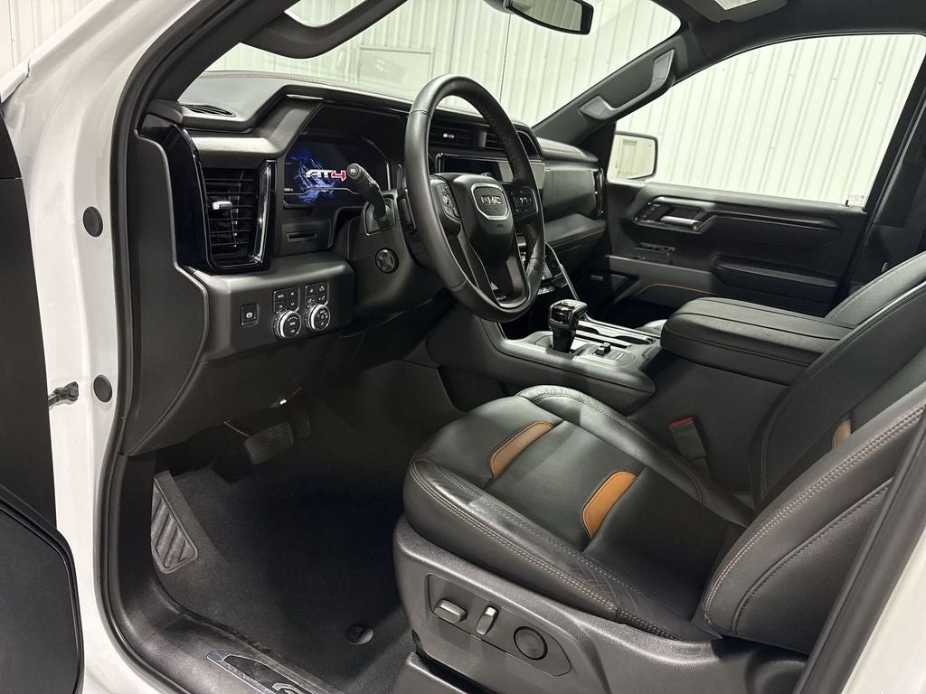 2025 GMC Sierra 1500 AT4