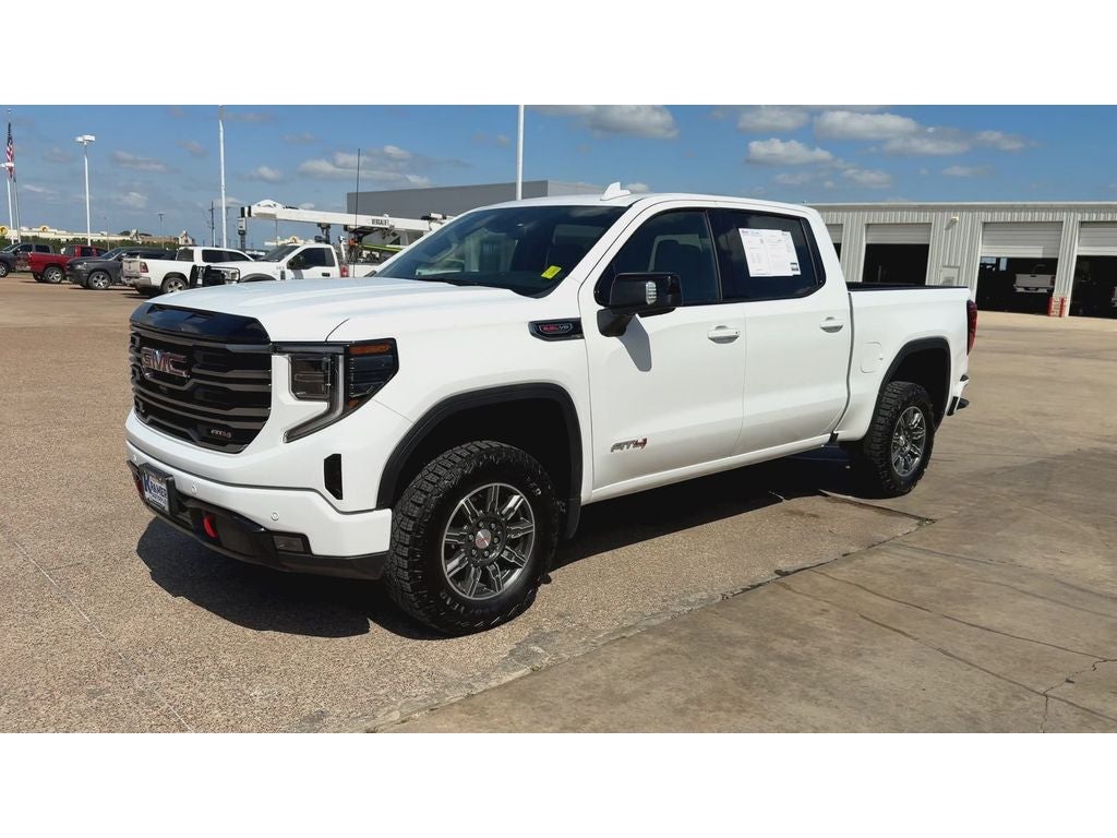 2025 GMC Sierra 1500 AT4
