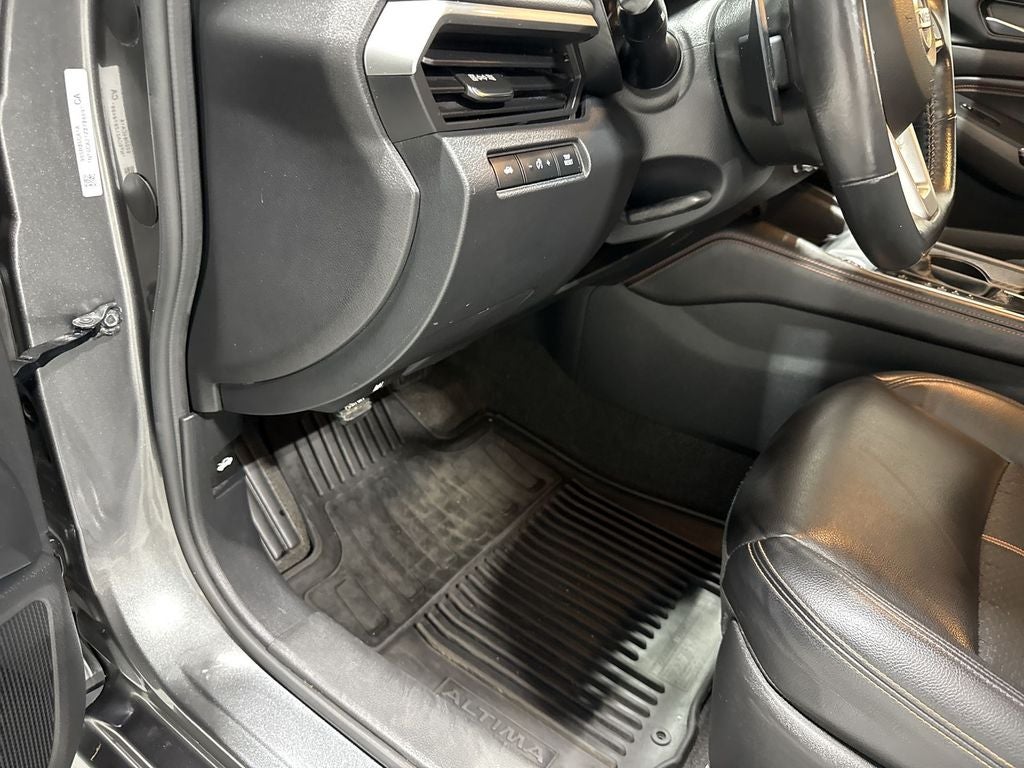 2022 Nissan Altima SR FWD