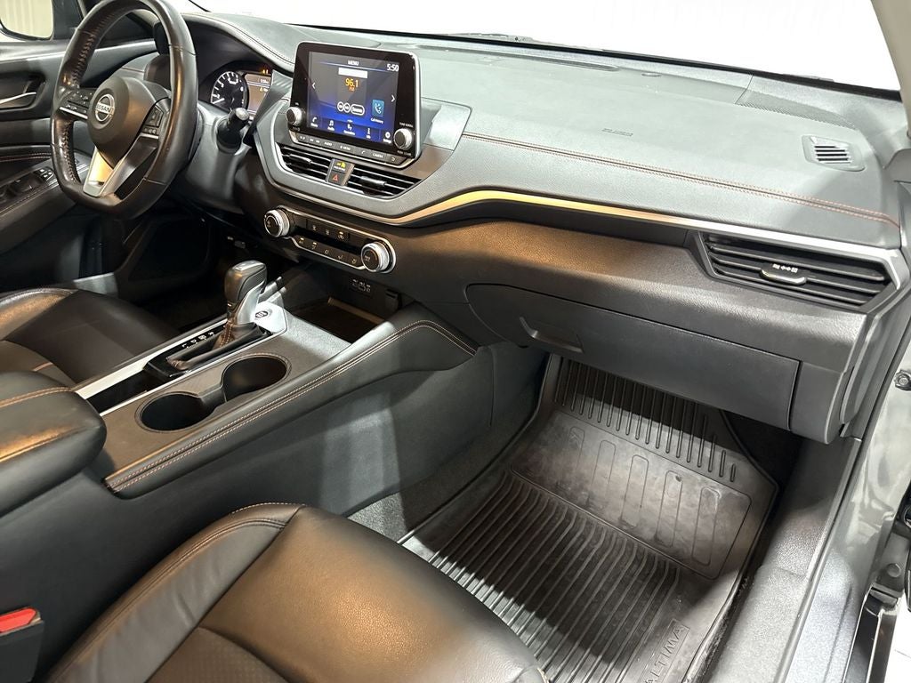 2022 Nissan Altima SR FWD