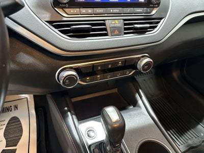 2022 Nissan Altima SR FWD