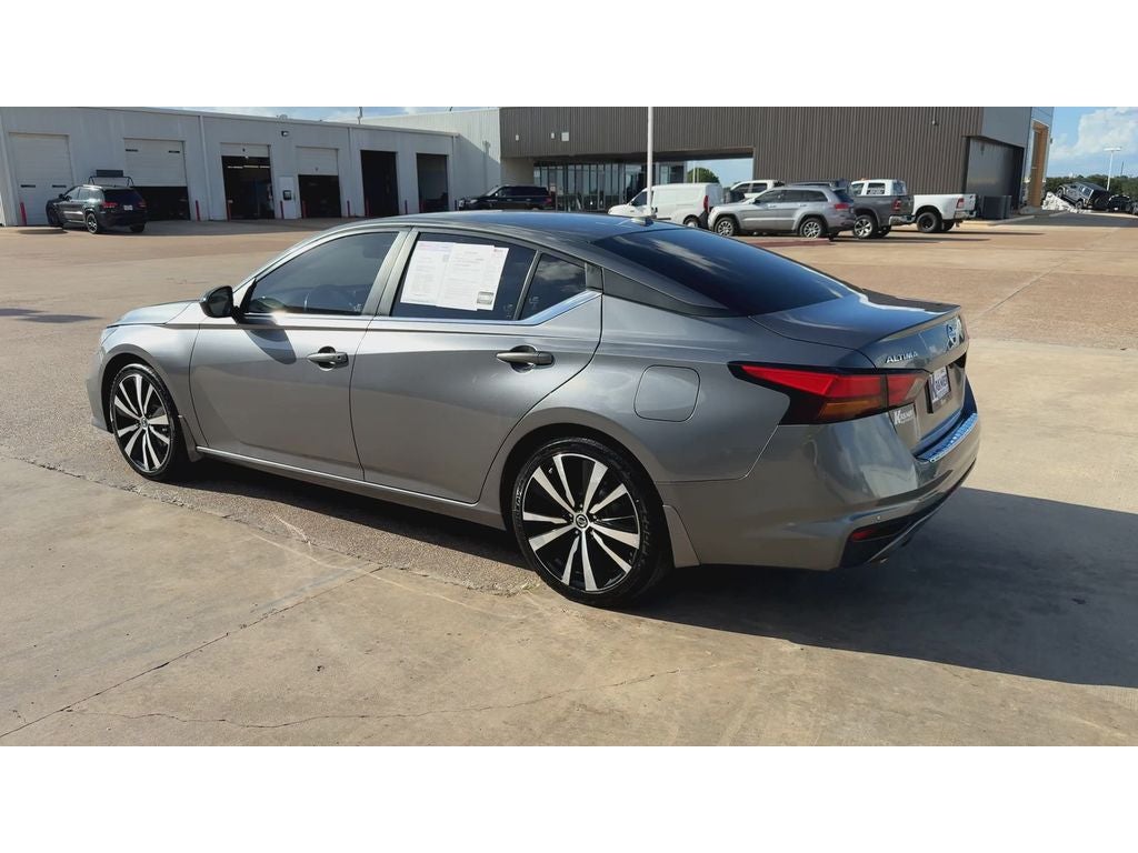 2022 Nissan Altima SR FWD