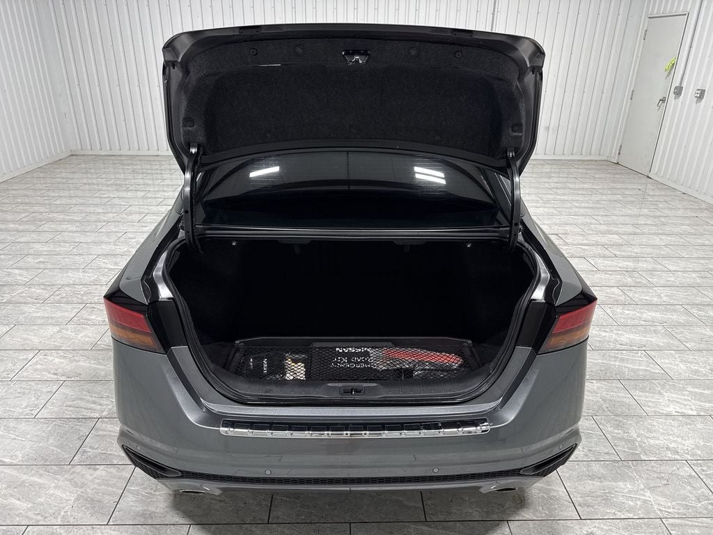 2022 Nissan Altima SR FWD