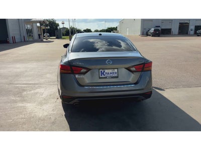 2022 Nissan Altima SR FWD