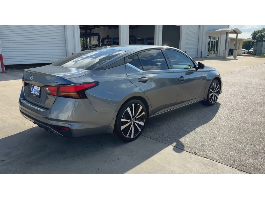 2022 Nissan Altima SR FWD