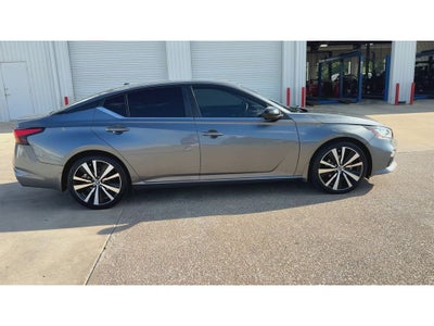 2022 Nissan Altima SR FWD