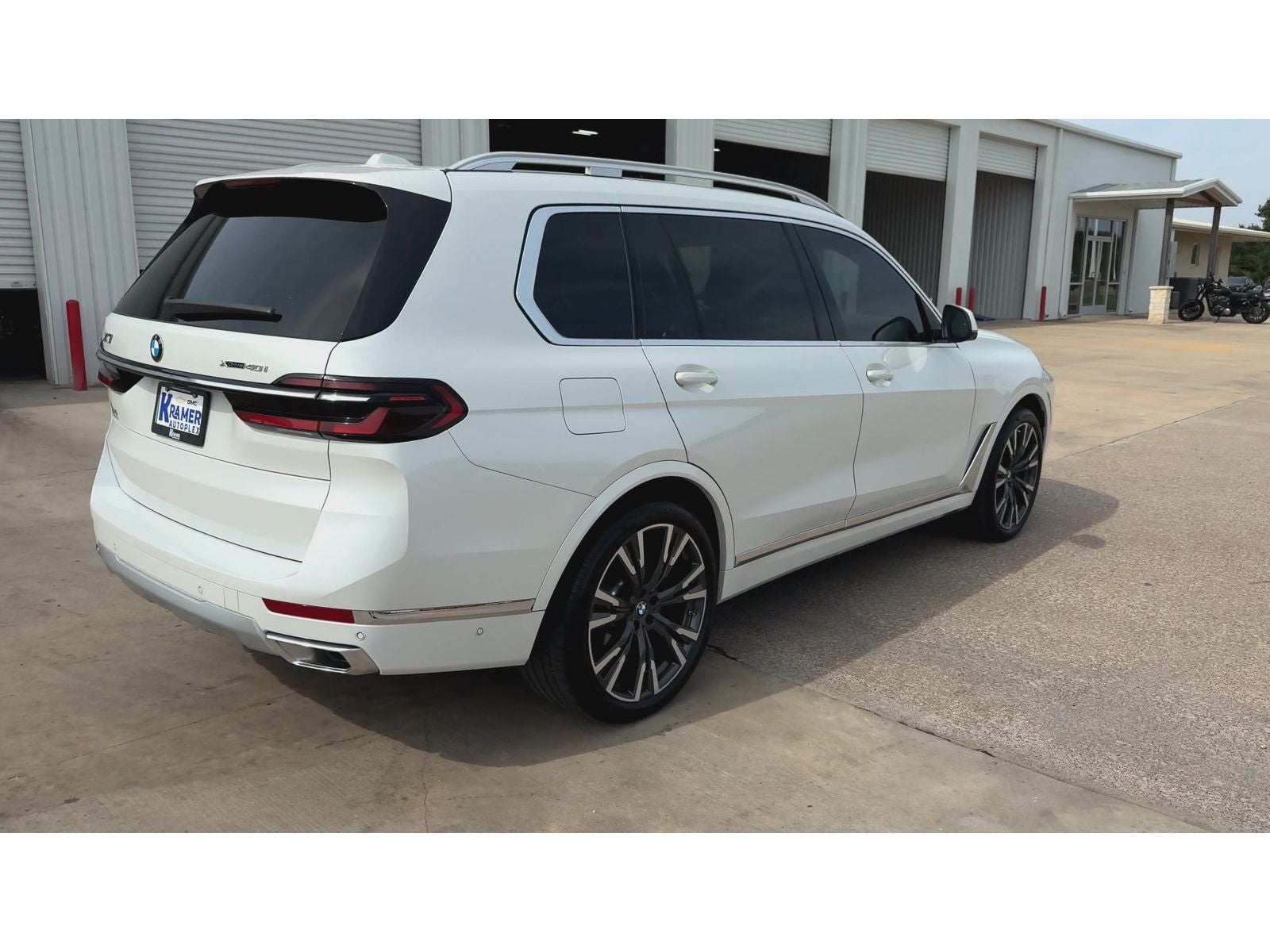 2025 BMW X7 xDrive40i